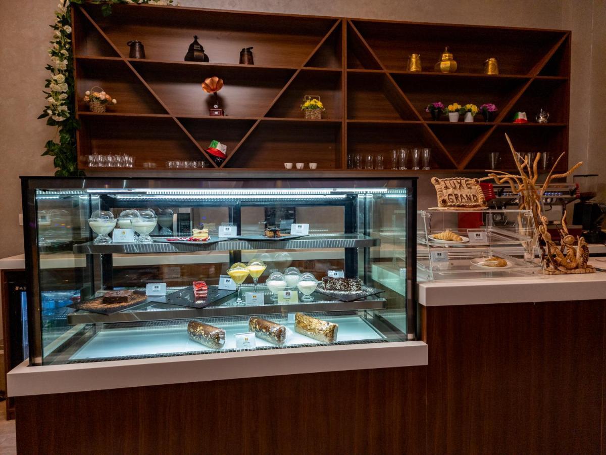 Luxe Grand Aparthotel Sharjah